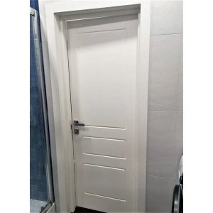 Білі фарбовані двері